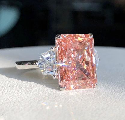 6.57-carat radiant three-stone ring fancy vivid pink vs2 LG598327066|AGNES Jewelry