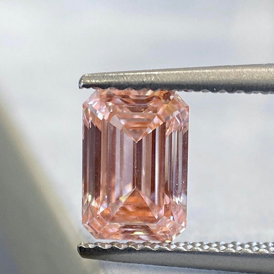 1.61-carat emerald-cut fancy vivid pink vvs2 LG600368197|AGNES Jewelry